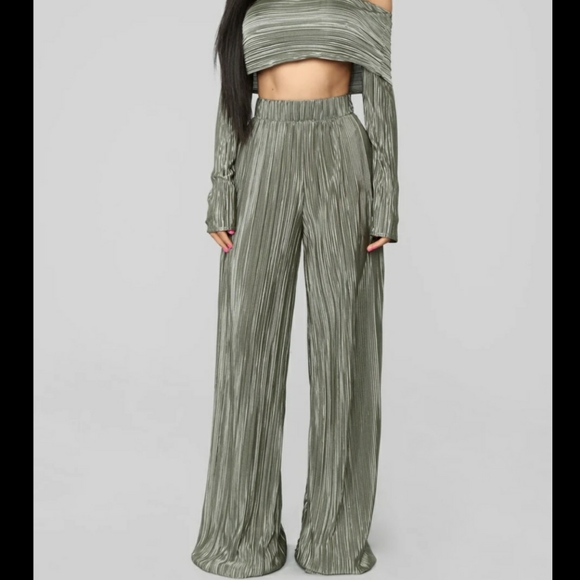 Fashion Nova Pants - NWT Fashion Nova A Compleat Fit Pant Set Medium